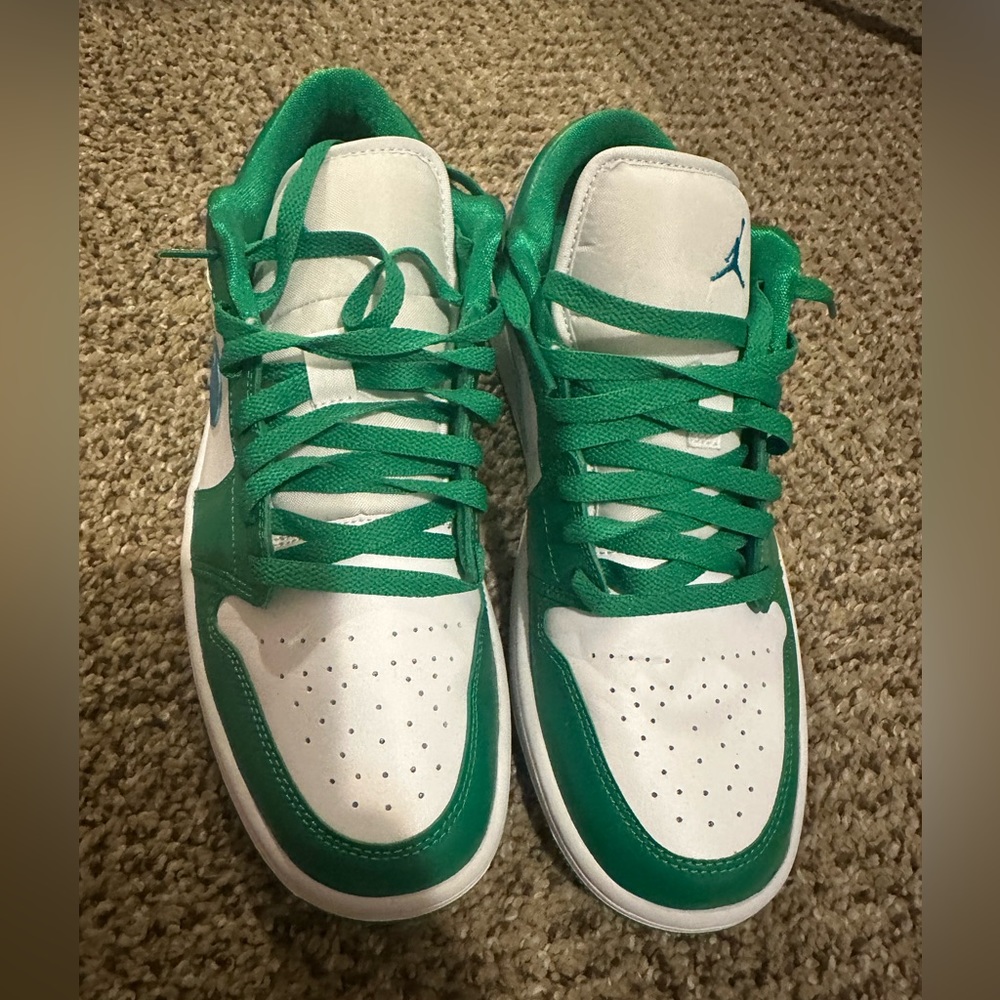 Worn Once Jordan 1 Low Women's 10 Men's 8.5
